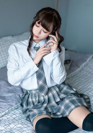 欧美男西装街拍_HD在线手机播放