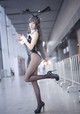 校花躲雨被老头玩弄_DVD电影完整版在线观看