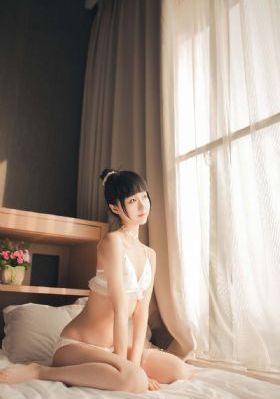 欧美风大衣街拍图片_720在线播放
